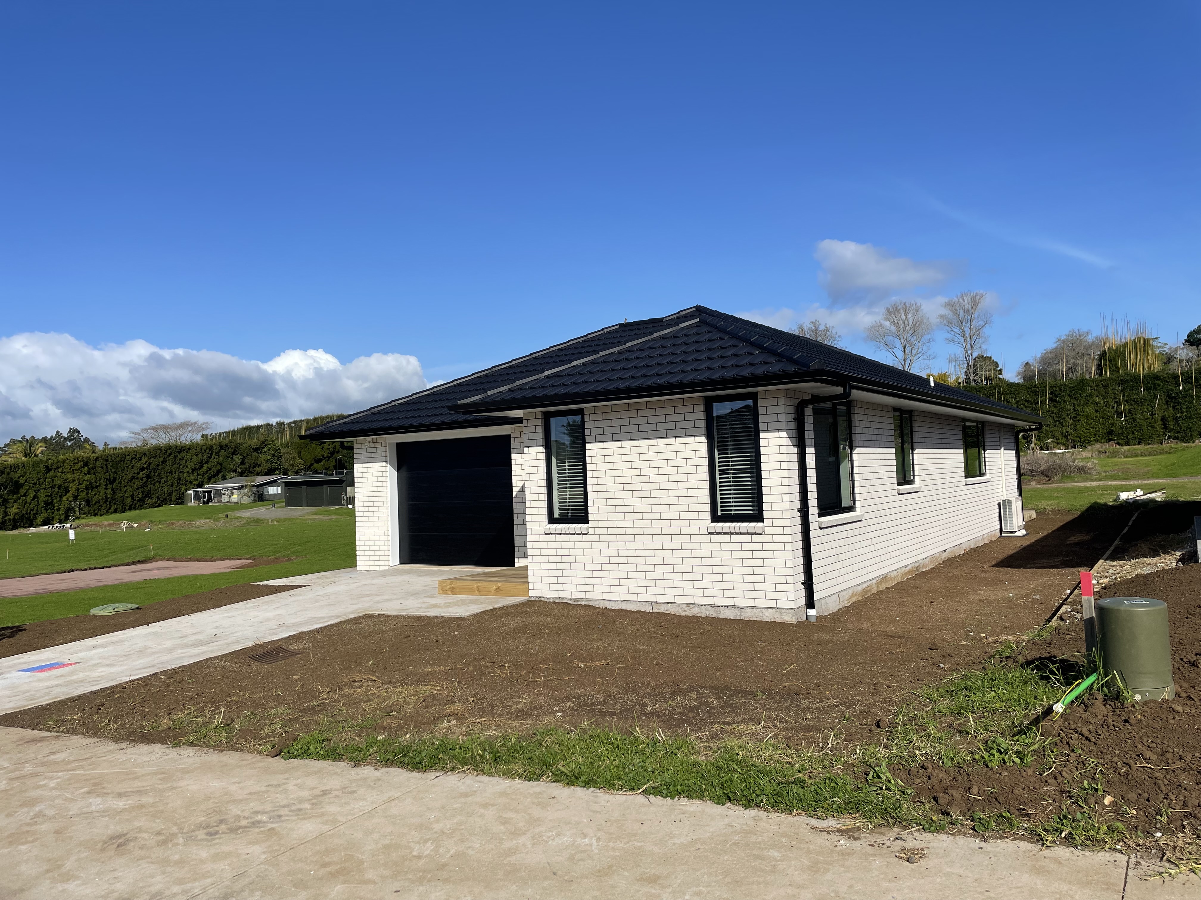 Brand New 3 bedroom home - walk to town